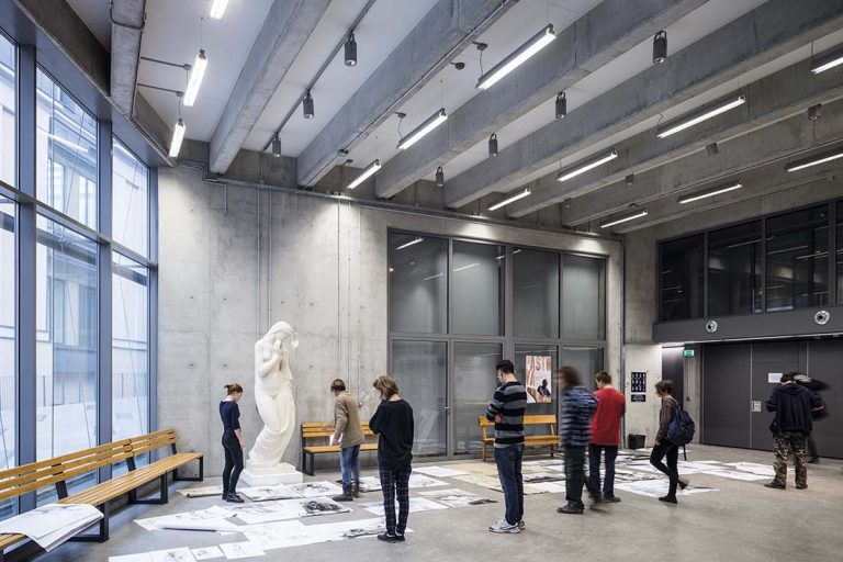 Akademia w dynamicznej dzielnicy