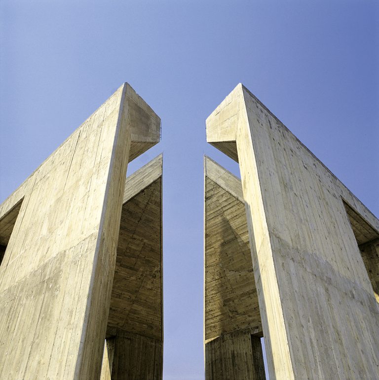 W świecie fikcji, opery, wspaniałego kłamstwa i betonu