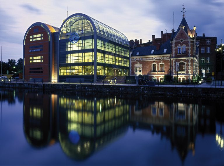 Między architekturą a technologią