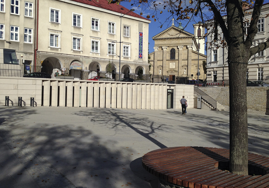Rewitalizacja starówki w Gorlicach, widok na pawilon w rynku