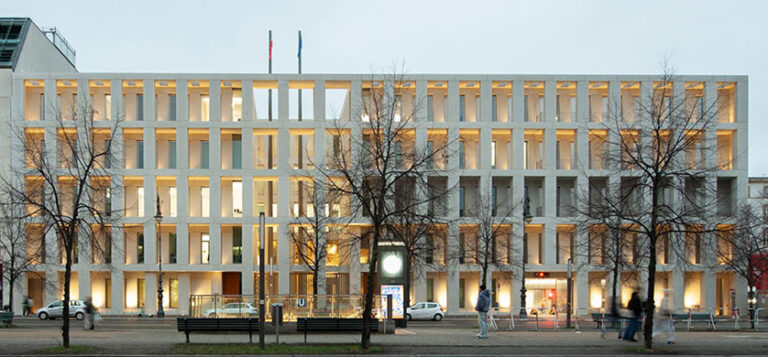 Ambasada – wstępne rozpoznanie